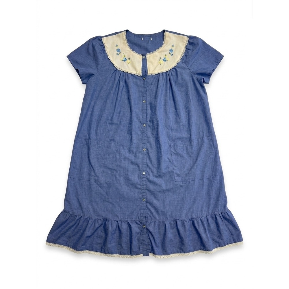 Vintage House Dress Women XL Blue  Embroidered Lace Trim Ruffle Pockets